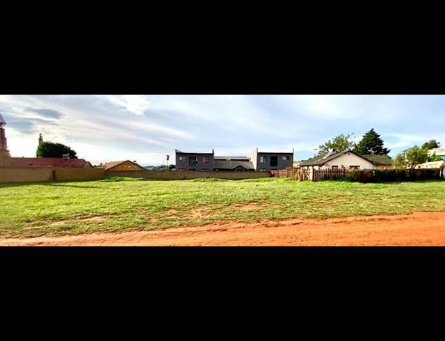3 BEDROOM HOUSE FOR SALE IN LENASIA SOUTH